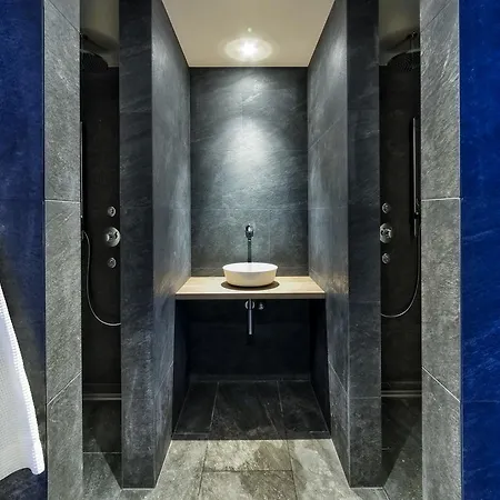 Ander Hotel
